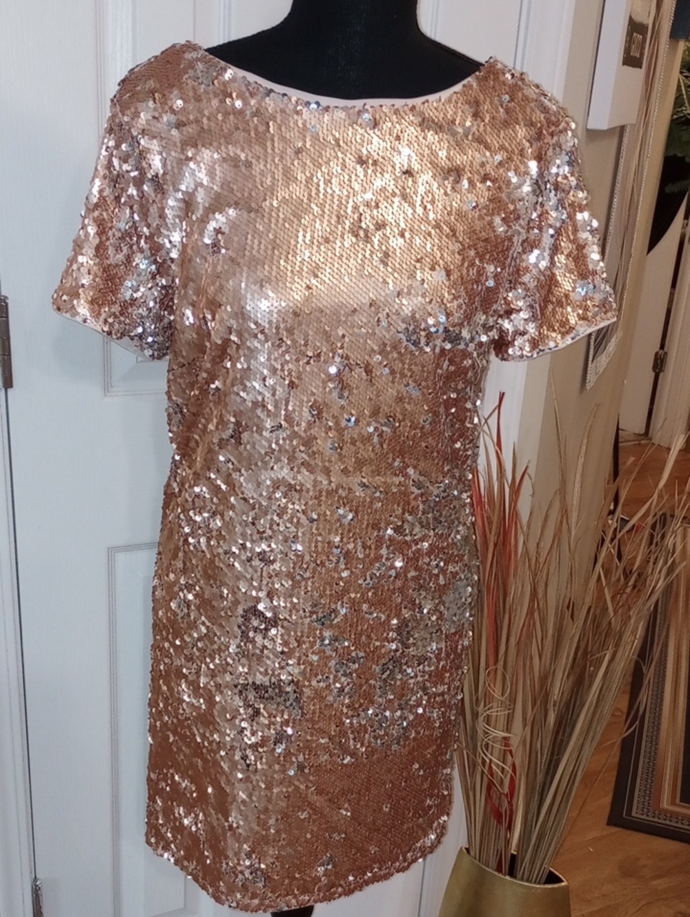 Forever 21 Rose Gold Sequin Short Sleeve Shift Dress